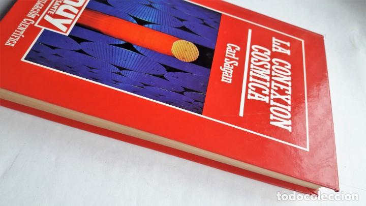 Libros de segunda mano: LA CONEXI&Oacute;N C&Oacute;SMICA. (Carl Sagan) - Foto 2