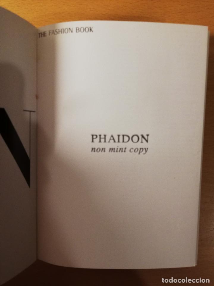 Libros de segunda mano: THE FASHION BOOK (PHAIDON) - Foto 2