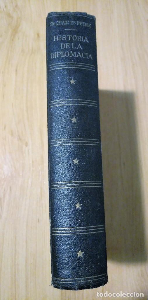 Libros de segunda mano: Historia de la Diplomacia de Charles Petrie de 1947 - Foto 2