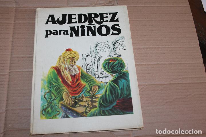 Libros de segunda mano: AJEDREZ PARA NI&Ntilde;OS, CIRCULO DE LECTORES, A&Ntilde;O 1975 - Foto 1