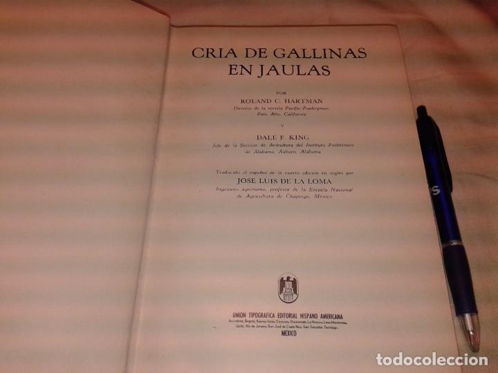 Libros de segunda mano: CRIA DE GALLINAS EN JAULA 1957, B1 - Foto 2