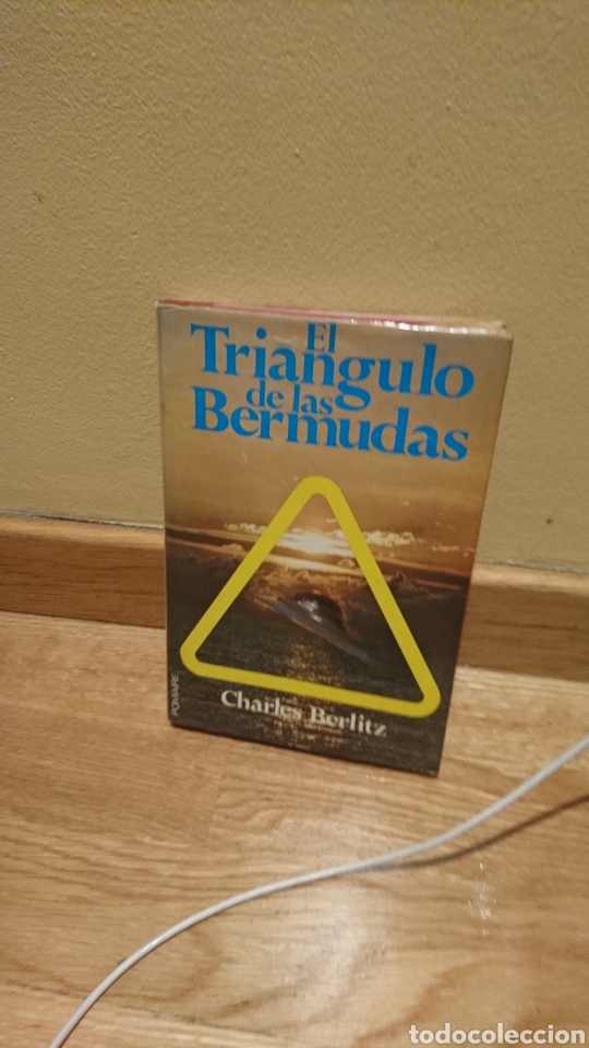 Libros de segunda mano: El Tri&aacute;ngulo de las Bermudas Charles Berlitz - Foto 1