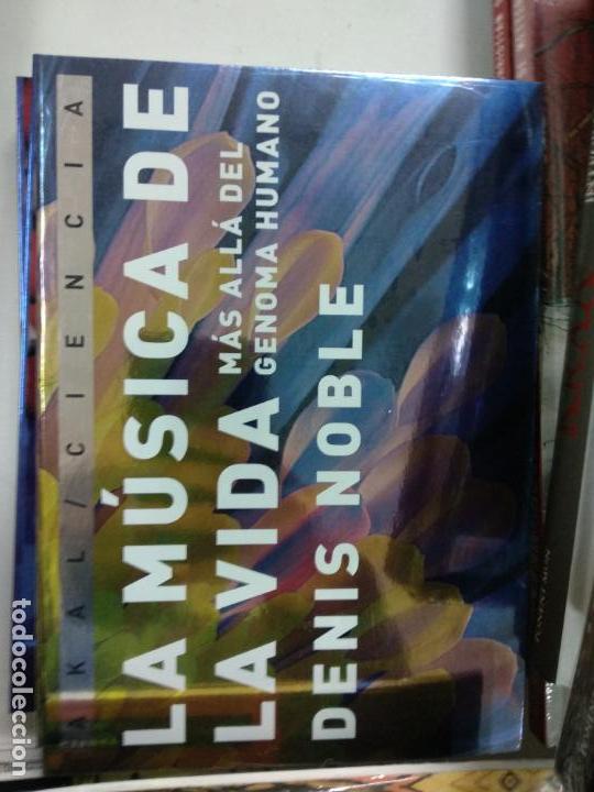 Libros de segunda mano: LA M&Uacute;SICA DE LA VIDA AKAL CAMBRIDGE - Foto 1