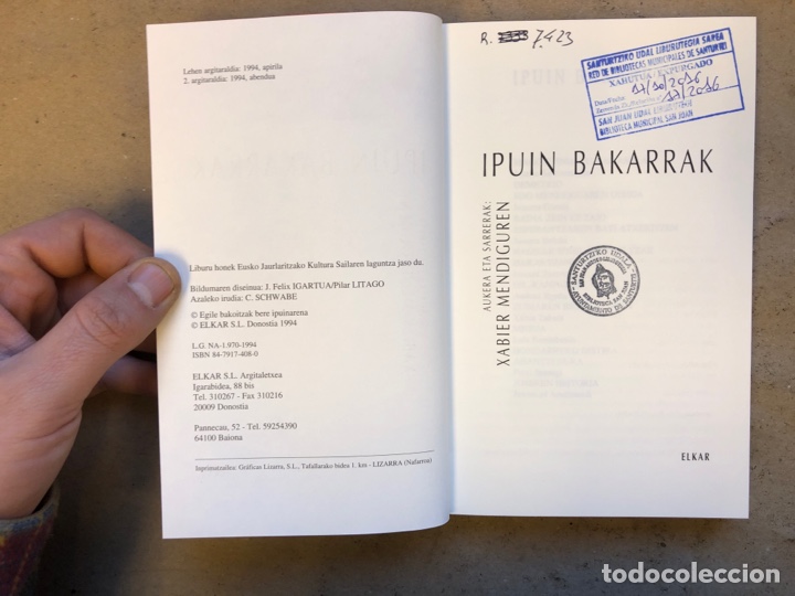 Libros de segunda mano: IPUIN BAKARRAK. XABIER MENDIGUREN. ELKAR 1994. EUSKARAZ. - Foto 2