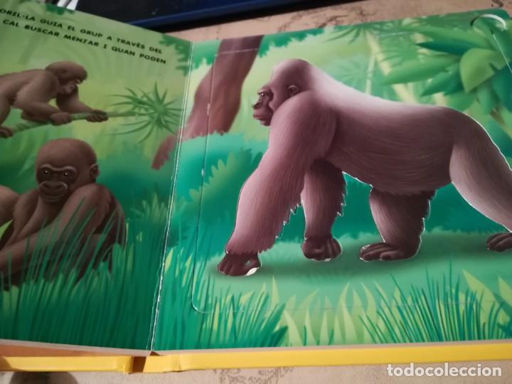 Libros de segunda mano: Juga amb plantilles. Animals - en catal&agrave; - Foto 5
