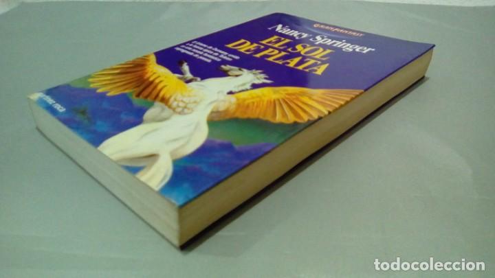 Libros de segunda mano: EL SOL DE PLATA.- NANCY SPRINGER - Foto 2