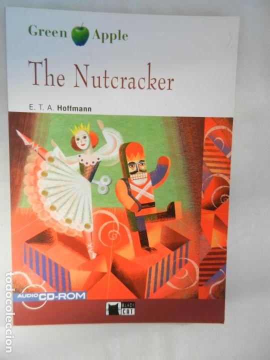Libros de segunda mano: THE NUTCRACKER - GREEN APPLE - LIBRO. - Foto 1