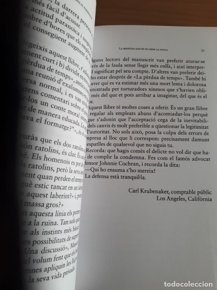 Libros de segunda mano: QUI TALLAVA EL FORMATGE? UNA PAR&Ograve;DIA. MASON BROWN. J.D. - Foto 3