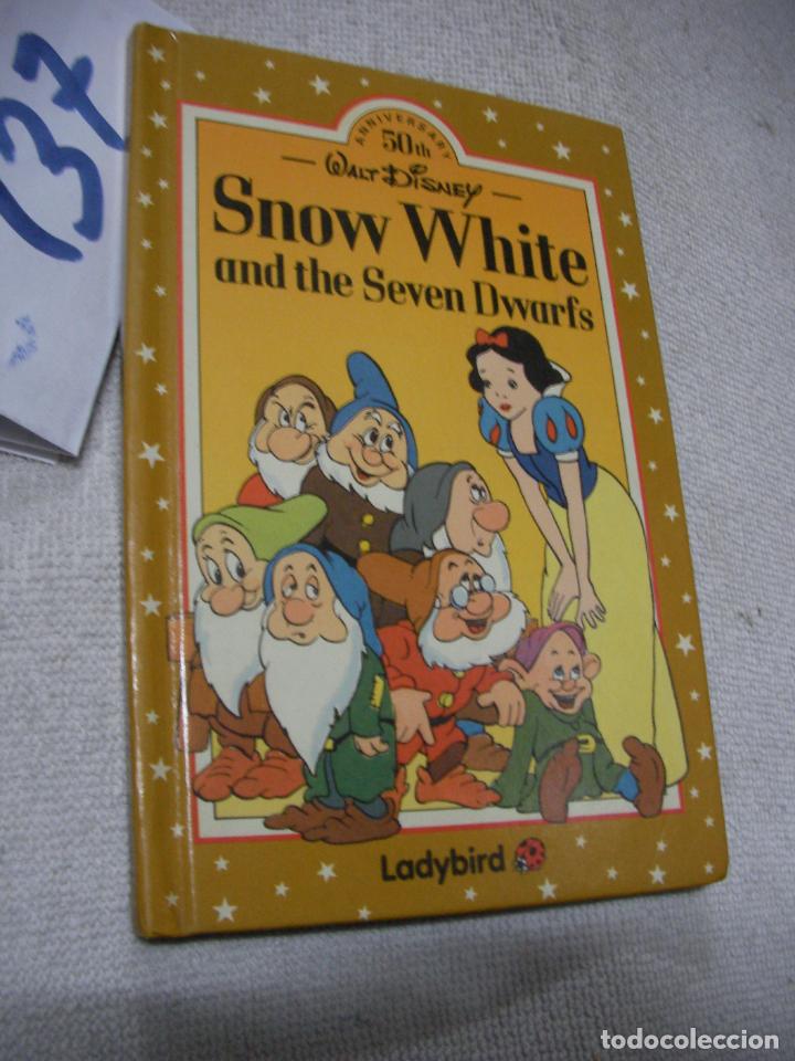 Libros de segunda mano: BLANCANIEVES Y LOS SIETE ENANITOS (EN INGLES) - Foto 1