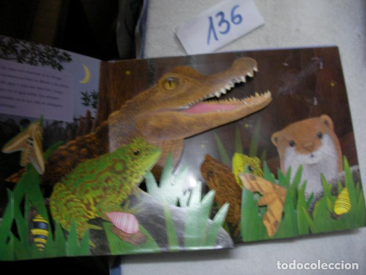 Libros de segunda mano: SONIDOS DE ANIMALES - SONIDOS DE LA NOCHE - 3D - Foto 3