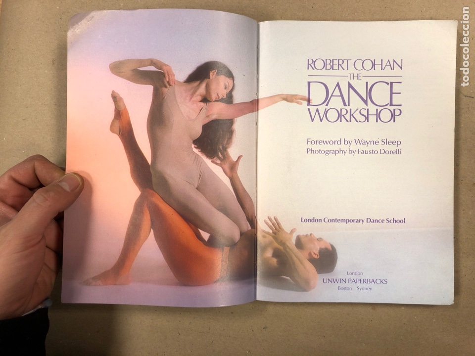 Libros de segunda mano: THE DANCE WORKSHOP. ROBERT COHAN. PHOTO: FAUSTO DORELLI. EN INGL&Eacute;S. - Foto 2