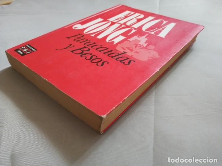 Libros de segunda mano: PARACAIDAS Y BESOS.- ERICA JONG - Foto 2