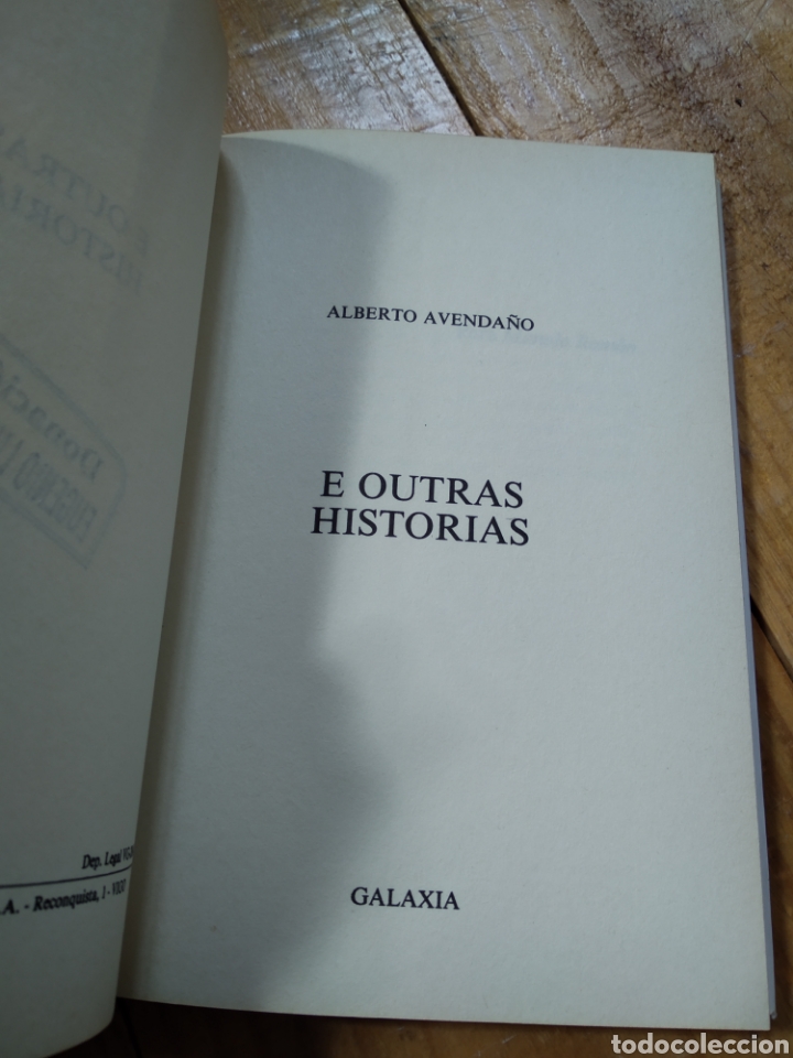 Libros de segunda mano: E OUTRAS HISTORIAS. ALBERTO AVENDA&Ntilde;O #0727 - Foto 2