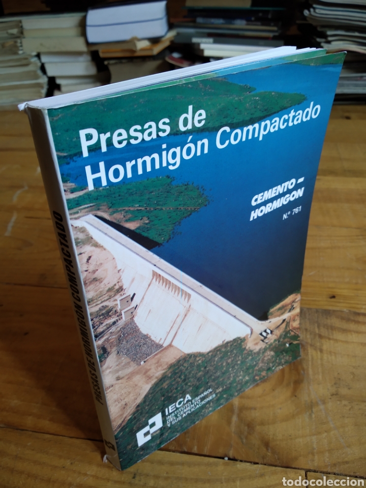 Libros de segunda mano: PRESAS DE HORMIG&Oacute;N COMPACTADO. IECA - Foto 1