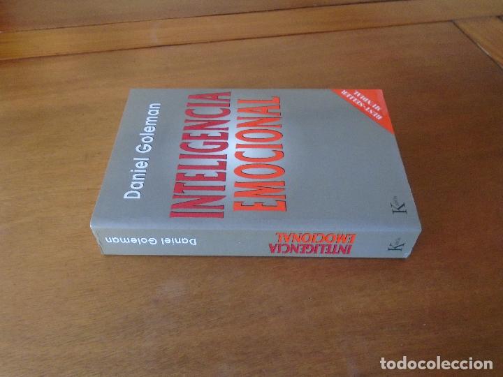 Libros de segunda mano: PSICOLOG&Iacute;A: INTELIGENCIA EMOCIONAL (DANIEL GOLEMAN) KAR&Oacute;S 1998 - Foto 2