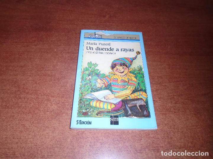 Libros de segunda mano: UN DUENDE A RAYAS. ED. SM. EL BARCO DE VAPOR. - Foto 1