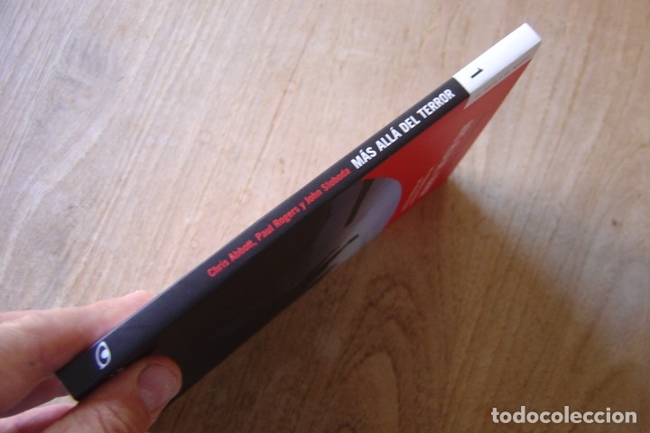 Libros de segunda mano: M&Aacute;S ALL&Aacute; DEL TERROR. LOS LIBROS DEL LINCE. 1A EDICI&Oacute;N 2008 - Foto 2