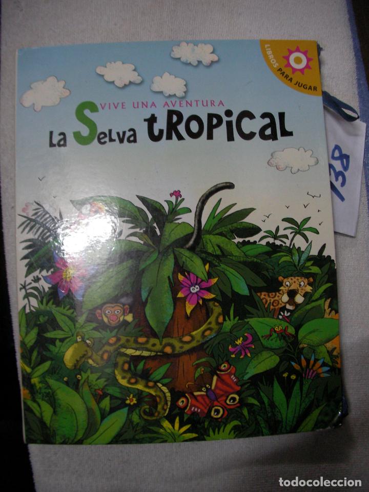 Libros de segunda mano: VIVE UNA AVENTURA EN 3 D - LA SELVA TROPICAL (LIBRO DE GRAN FORMATO) - Foto 1