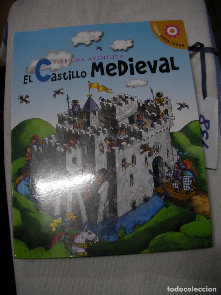 Libros de segunda mano: VIVE UNA AVENTURA EN 3 D - EL CASTILLO MEDIEVAL (LIBRO DE GRAN FORMATO) - Foto 1