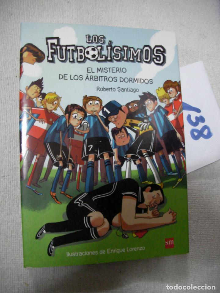 Libros de segunda mano: LOS FUTBOLISIMOS - ROBERTO SANTIAGO - Foto 1