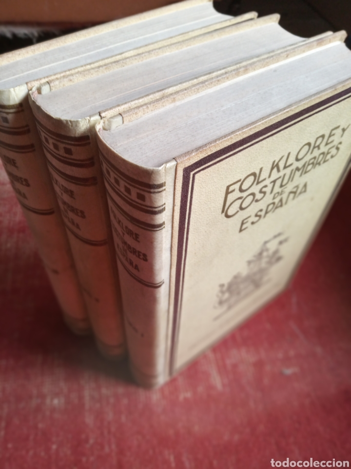 Libros de segunda mano: Folklore y costumbres de Espa&ntilde;a. - Foto 3