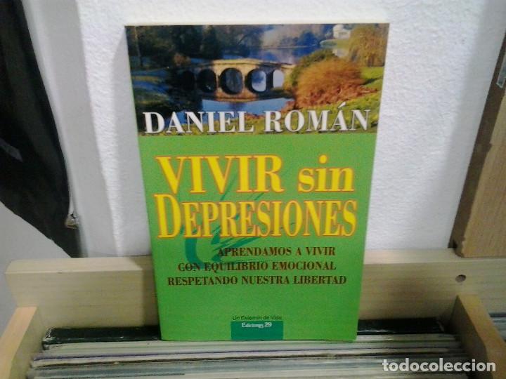 Libros de segunda mano: Vivir sin depresiones. Daniel Rom&aacute;n. Ediciones 29 - Foto 1