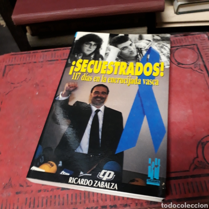 Libros de segunda mano: Ricardo Zabalza, Secuestrados, Txalaparta - Foto 1