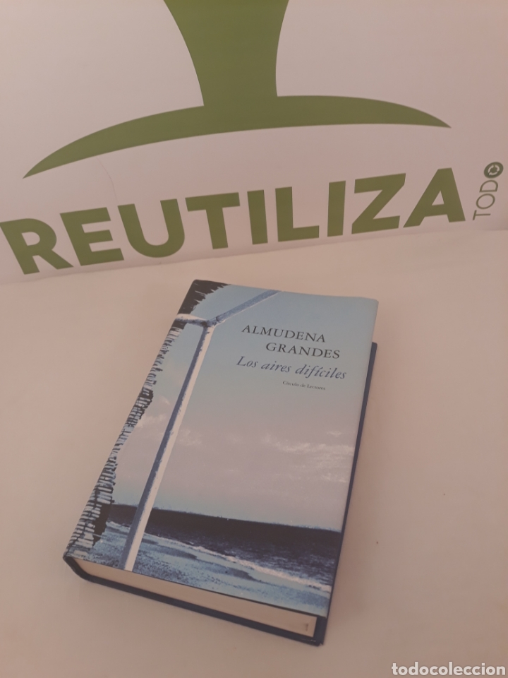 Libros de segunda mano: Almudena Grandes. Los aires dificiles. Circulo de lectores. - Foto 6