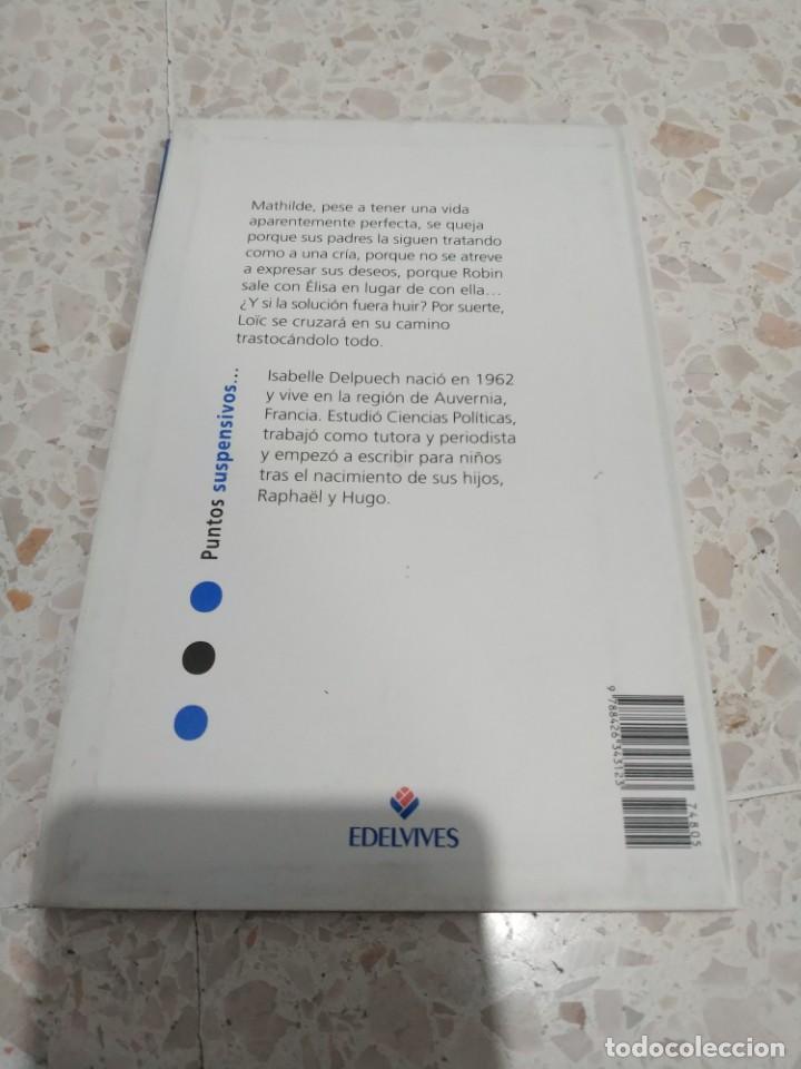 Libros de segunda mano: AZUL COMO LA NOCHE.- ISABELLE DELPUECH - Foto 3