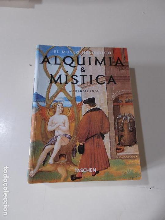 Libros de segunda mano: Alquimia & m&iacute;stica. El museo herm&eacute;tico. Alexander Roob - Foto 1