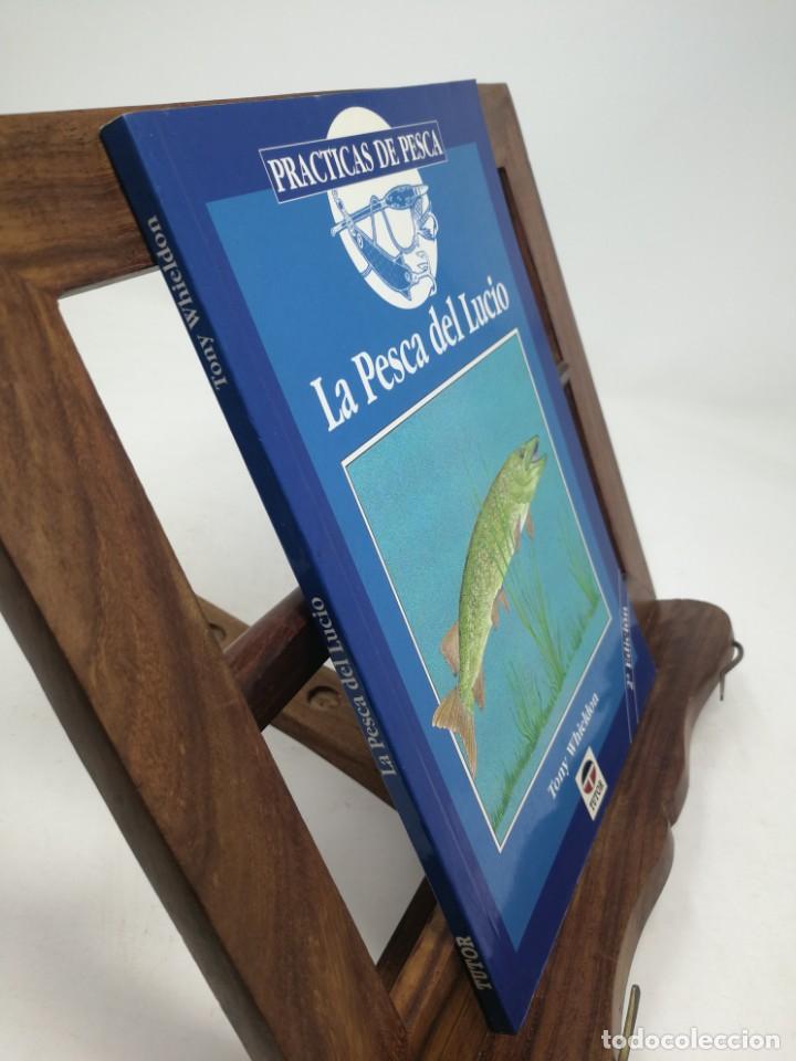Libros de segunda mano: LA PESCA DEL LUCIO - TONY WHIELDON - Foto 2