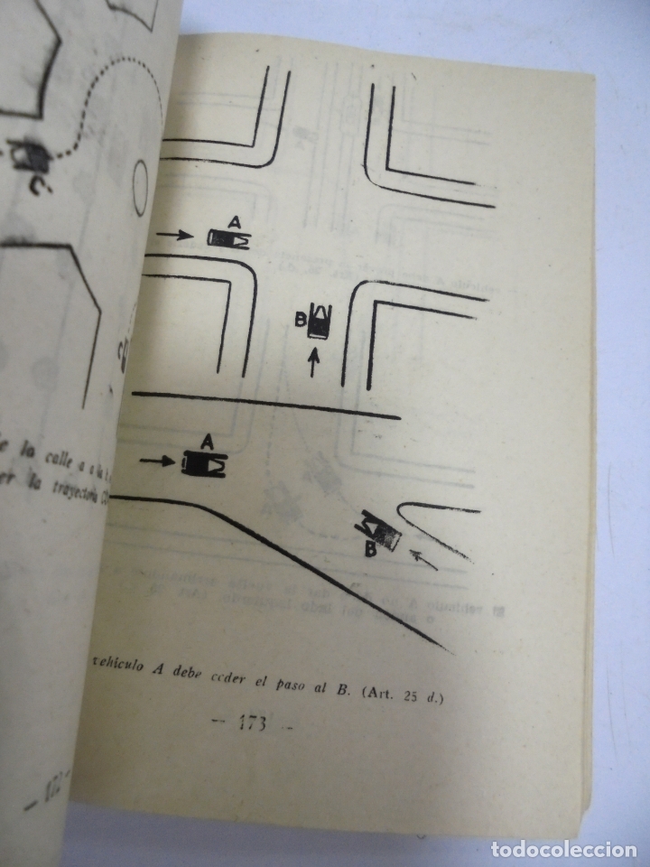 Libros de segunda mano: CODIGO DE LA CIRCULACION. EDITORIAL GO&Ntilde;I. MADRID. 1959. VER - Foto 2