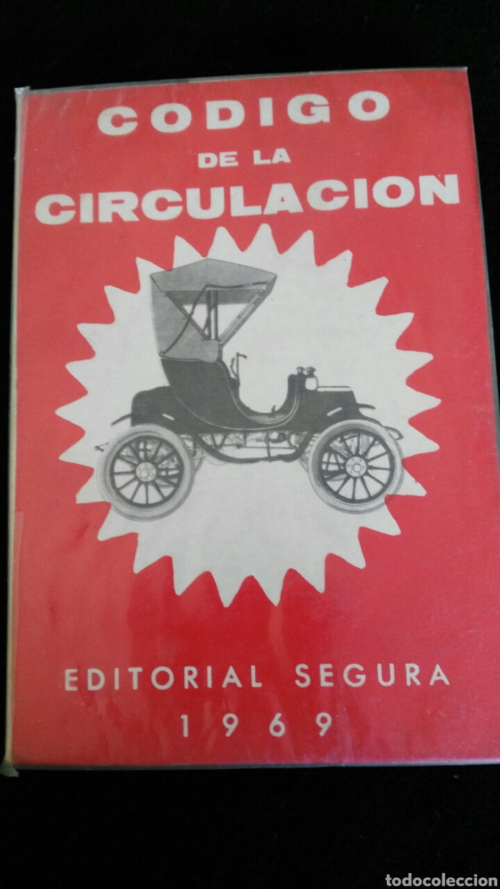 Libros de segunda mano: C&oacute;digo de la circulaci&oacute;n. Editorial Segura. A&ntilde;o 1969 - Foto 1