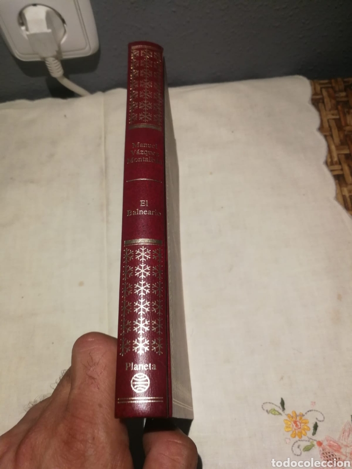 Libros de segunda mano: Manuel V&aacute;zquez Montalb&aacute;n el balneario - Foto 2