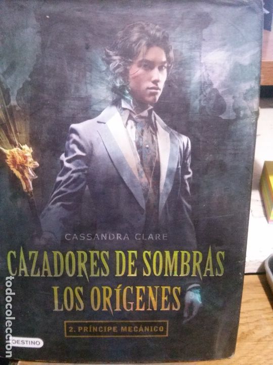 Libros de segunda mano: Cazadores de combras los or&iacute;genes, Cassandra Clare, Ed. Destino - Foto 1