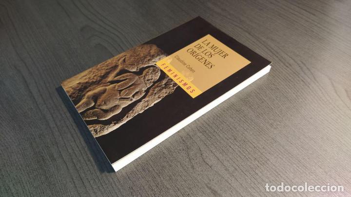 Libros de segunda mano: La mujer de los or&iacute;genes.  Claudine Cohen.  Ed. Catedra. - Foto 2