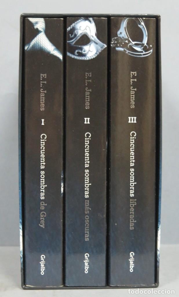 Libros de segunda mano: TRILOGIA CINCUENTA SOMBRAS. E.L.JAMES - Foto 2