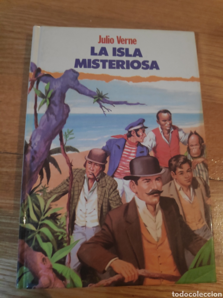 Libros de segunda mano: Julio Verne la isla misteriosa - Foto 1