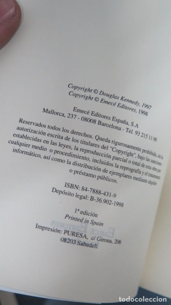 Libros de segunda mano: FUERA DE FOCO. DOUGLAS KENNEDY - Foto 2