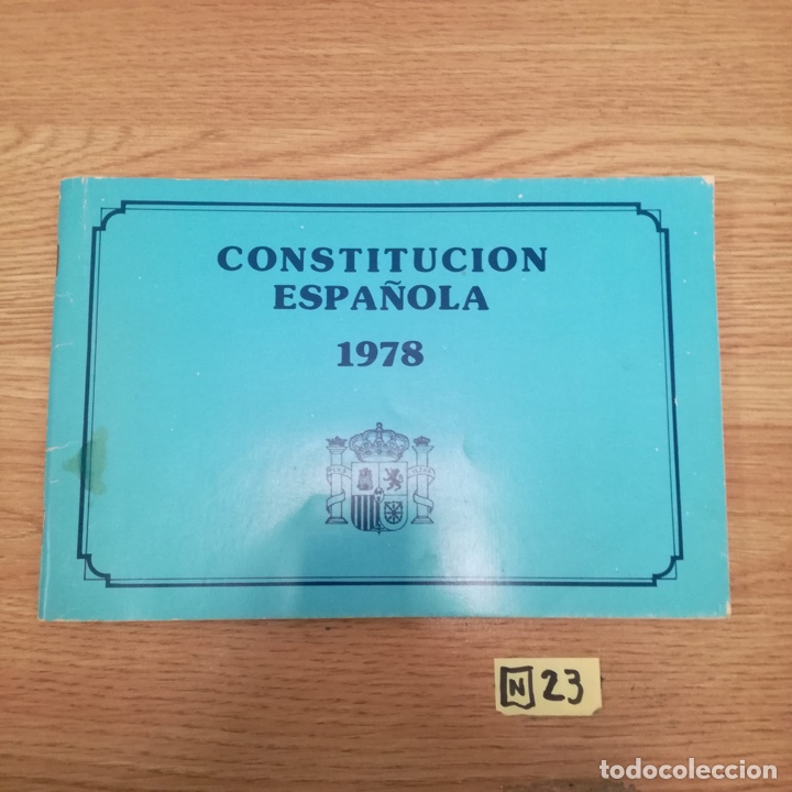 Libros de segunda mano: Constituci&oacute;n espa&ntilde;ola 1978 - Foto 1