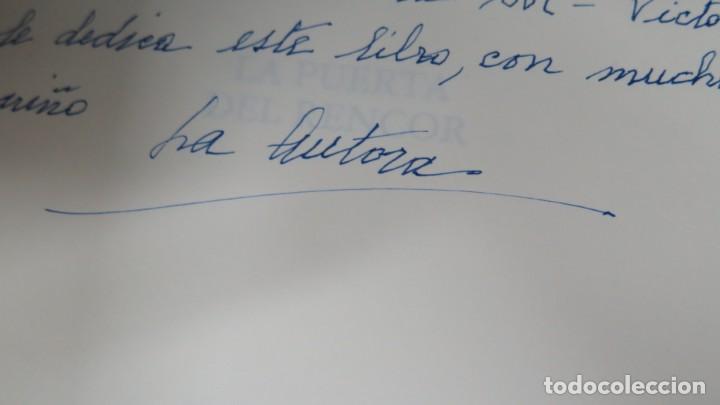 Libros de segunda mano: LA PUERTA DEL RENCOR. CRUZ SENDINO. CON DEDICATORIA AUTOGRAFA DE LA AUTORA - Foto 3