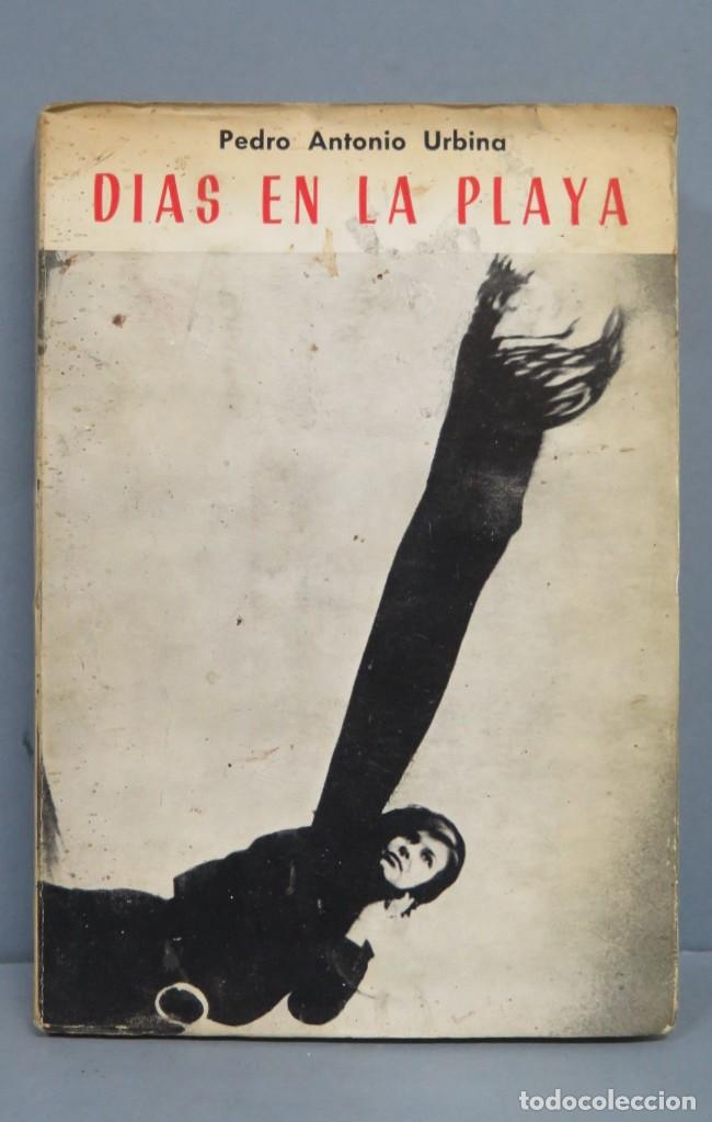 Second hand books: DIAS EN LA PLAYA. URBINA