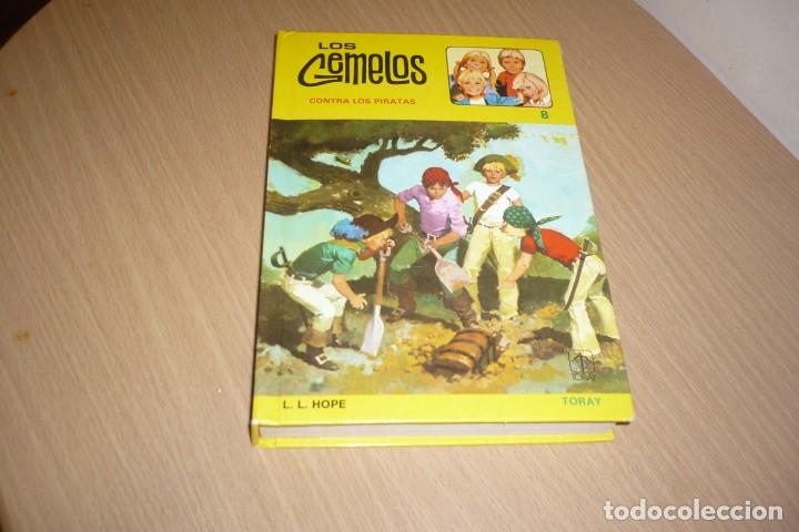 Libros de segunda mano: Los Gemelos Contra los Piratas. Ed. Toray 1985. - Foto 2