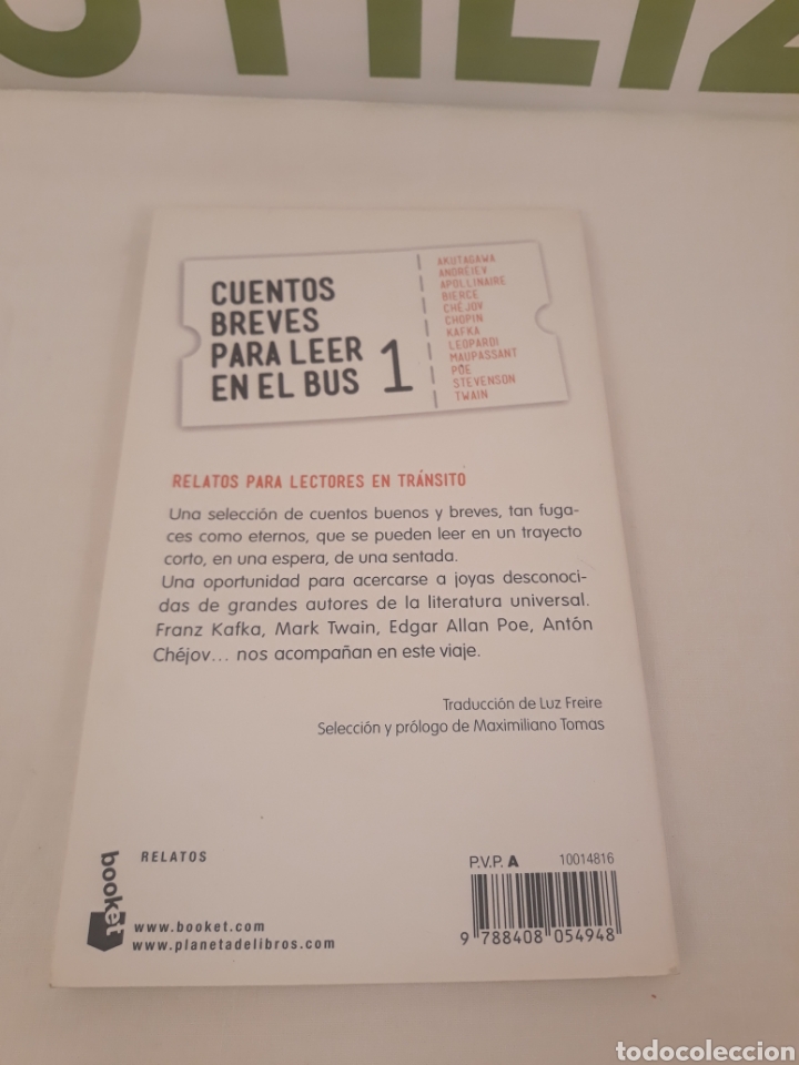 Libros de segunda mano: Cuentos breves para leer en el bus.Booket. - Foto 2