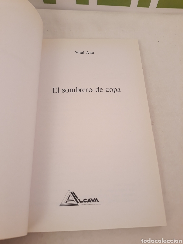 Libros de segunda mano: El sombrero de copa. Vital Aza. Alcava. - Foto 2