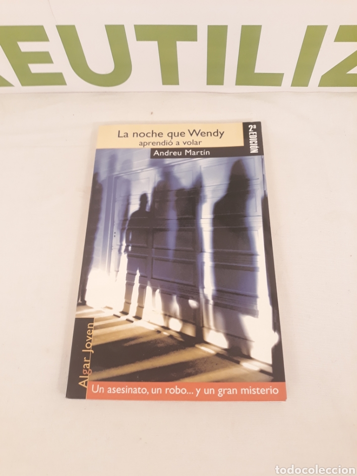 Libros de segunda mano: La noche que Wendy aprendi&oacute; a volar. Andreu Martin. - Foto 1
