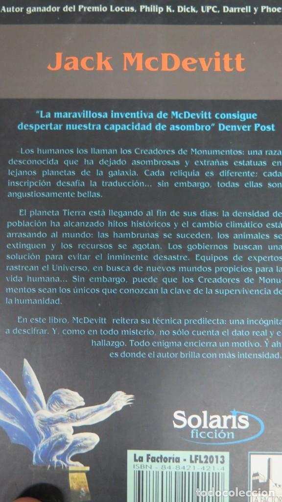 Libros de segunda mano: 2001.- LAS MAQUINAS DE DIOS. McDEVITT - Foto 2