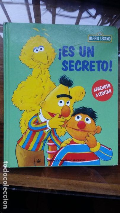 Libros de segunda mano: ES UN SECRETO. BARRIO SESAMO. EPI Y BLAS. APRENDE A CONTAR