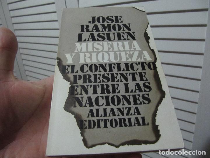 Libros de segunda mano: Miseria y riqueza - Jos&eacute; Ram&oacute;n Lasu&eacute;n - Foto 1