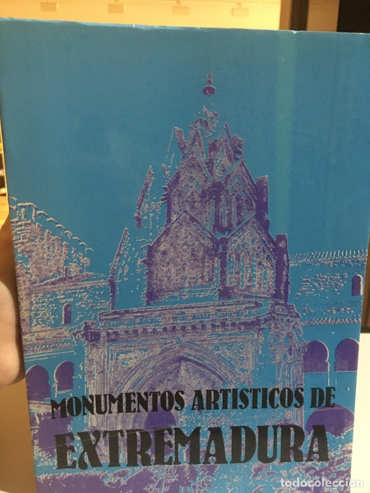 Libros de segunda mano: Monumentos art&iacute;sticos de Extremadura - Foto 1